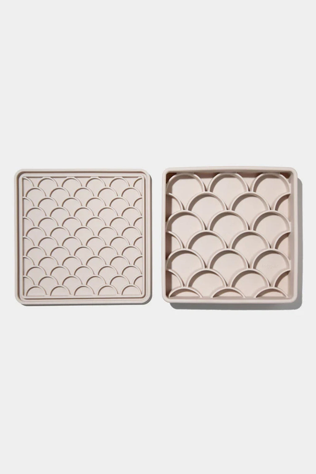 Dogged 3-in-1 Fish Scale Sand Slow Feeder Dog Bowl