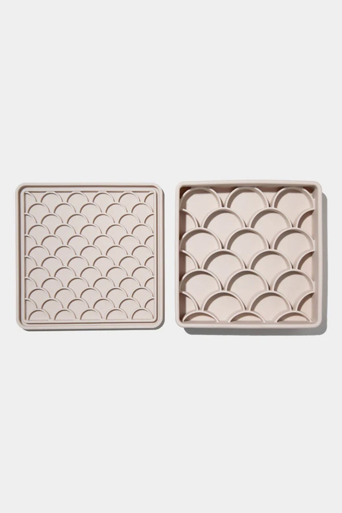 Dogged 3-in-1 Fish Scale Sand Slow Feeder Dog Bowl